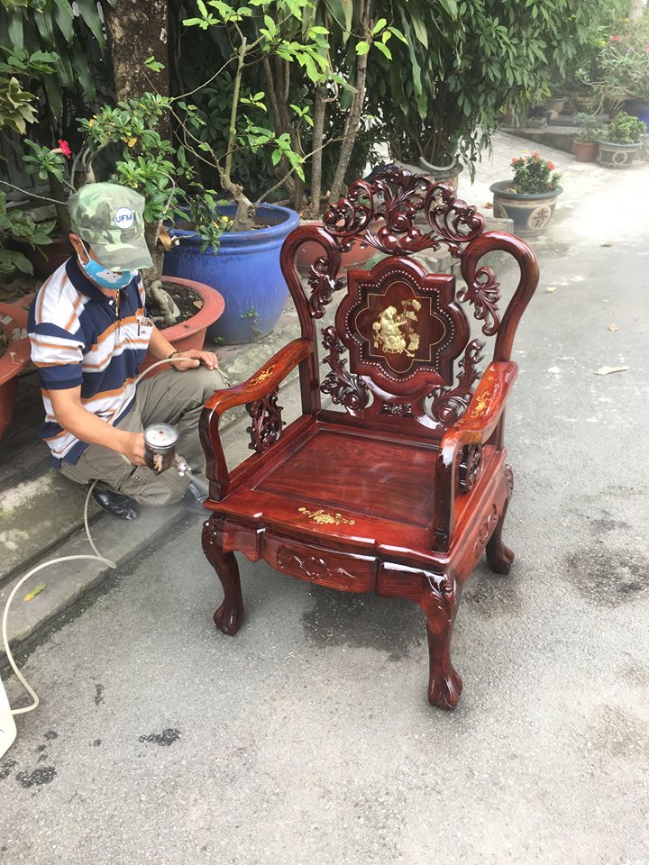 sơn bàn ghế cũ tại nhà tphcm
